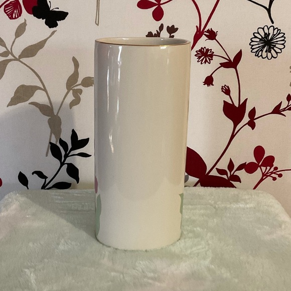 Ceramic Vase $20 - Picture 2 of 13